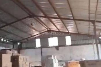 Gudang Siap Pakai di Arteri Soekarno Hatta Semarang