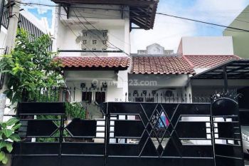 Rumah Second LT 96 dalam perumahan 2 lantai di Cinere Limo Depok
