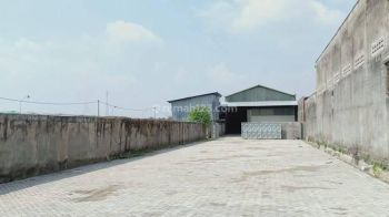 Gudang akses kontainer di Sukoharjo Solo.