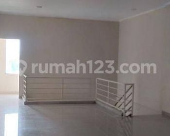 Ruko Disewa 3 Lantai Strategis di Mainroad Holis