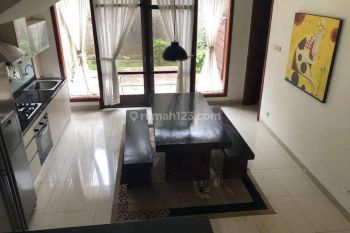 Rumah 3 Lantai Nice View Furnish di Cluster Setraduta Bandung