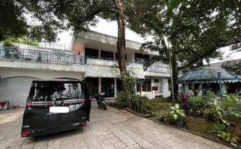 Rumah Mewah Ada Swimming Pool, At Jl Lebak Bulus