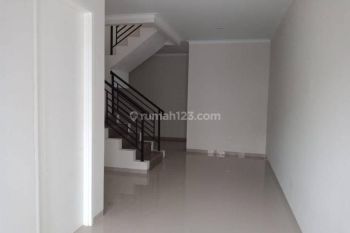 Rumah Siap Huni Bagus Taman Holis Indah