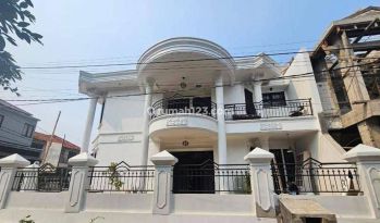 Rumah Dijual Dalam Komplek Dekat Living Plaza Cinere