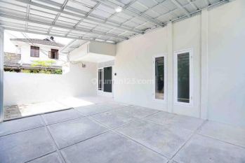 DIJUAL RUMAH ASRI BARU RENOVASI SIAP HUNI PERUMAHAN BUKIT NUSA INDAH JOMBANG