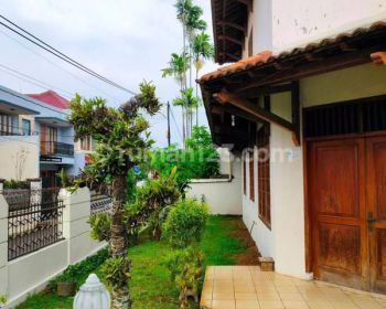 Rumah 2 Lantai Kokoh Bagus Letak di Huk 5 Menit Ke Gandaria City