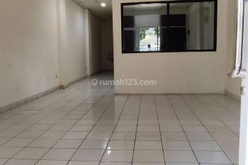 Sewa Ruko 5.5lantai Hook Bagus Terawat di Kedoya Jakarta Barat