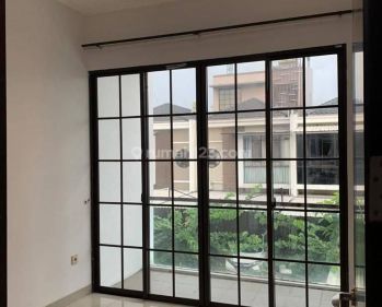 Disewakan rumah 3 Lantai 4 kamar bagus dan murah banget!!