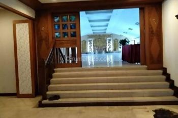 Sale Ruang Usaha: Resto Dream Cars