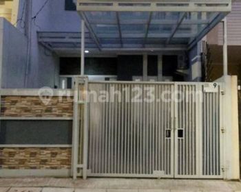 Rumah Cantik, Minimalis, Nyaman, Jarang Ada di Tomang, Jakarta Barat