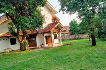 Rumah Asri Dengan Halaman Yang Luas di Kawasan Pemukiman Kebagusan