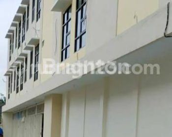 ruko 3lantai siap pakai, baru gress. nol jalan pahlawan sidoarjo. parkiran luas.