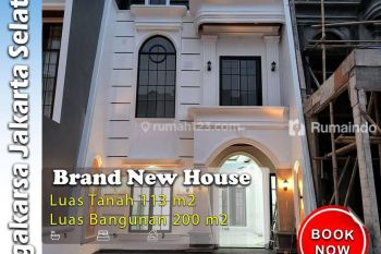 Rumah Ada Kolam Renang Pribadi di Jagakarsa Jakartaselatan