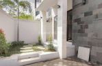 thumbnail-rumah-minimalis-dengan-konsep-villa-lengkap-dengan-kolam-pribadi-2