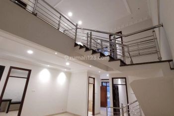 Jual Rumah Singgasana