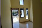 thumbnail-jarang-ada-rumah-hoek-di-cluster-cisaranten-bandung-90m1-1