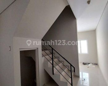 Dhyana Rumah Baru Uk 3.5x13m Lokasi Bagus di Taman Ratu