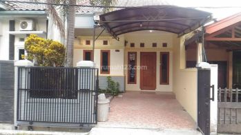 Rumah Unfurnished Bagus SHM - Sertifikat Hak Milik di Turangga, Turangga