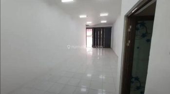 Disewakan Ruko Siap Pakai di Mainroad Kopo Lokasi Strategis Ramai