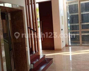 Di Jual Rumah Mewah Golf Island Pik