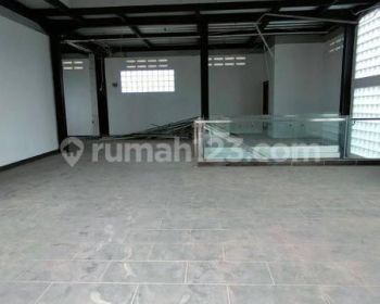 Ruang Usaha 2 Lantai dekat mall,perbankan dan sekolah