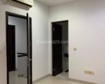 thumbnail-disewakan-rumah-di-cluster-east-asia-3-lantai-kamar-41-murah-0