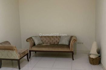 TOWN HOUSE - FULLY FURNISH  HARGA SEWA 130 JUTA PER TAHUN - NEGO