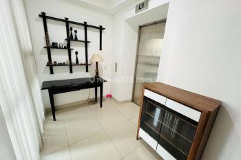 Kemang Village Infinity 2 BR Private Lift 113 m²