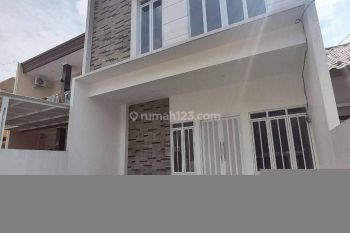 Rumah Dengan Rooftop Siap Huni Dalam Cluster Di Tanah Baru Beji Depok