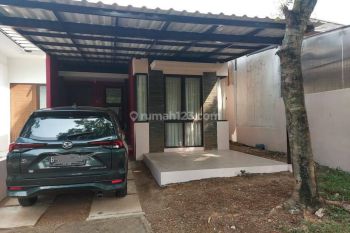 Rumah Minimalis Depan Green Area, Halaman Belakang di Sentul City