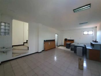 Ruko Strategis eks kantor Bank di Jl Jenderal S. Parman Waru, Sidoarjo