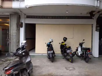 Jual cepat murah bagus ruko 3 lantai Antapani stratesgis