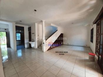 Rumah 2 Lantai Lokasi Strategis di Cibubur, Harga Bisa Nego