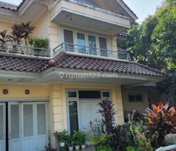 Rumah 2 Lantai Dijual Murah Lokasi Strategis lingkungan nyaman