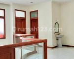 thumbnail-rumah-disewa-modern-nyaman-di-setra-indah-5