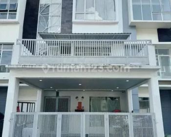 Villa Mewah Furnished lokasi di pusat kota medan
