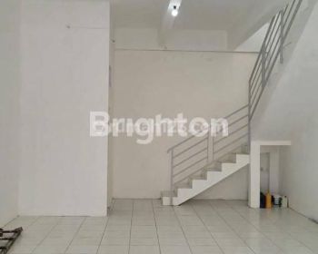 Ruko 3 lantai Baru Gress Jl.Raya KLAMPIS SEMOLO Dekat Raya MERR  Semolowaru,