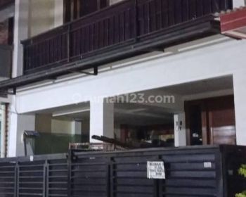 Rumah Cantik Asri Aman Dan Nyaman Siap Huni Di Kawasan Strategis Perum Komplek