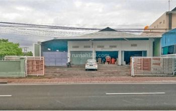 Gudang dan Rumah  Strategis di Kerobokan