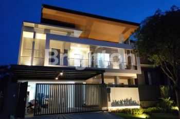 RUMAH MODERN MINIMALIS 2 LT LOKASI DI CITRALAND SELAT GOLF SURABAYA