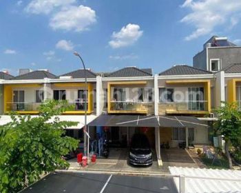 Sewakan rumah 2 lantai dengan fasilitas nyaman