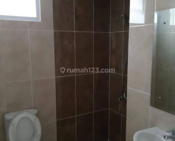 Apartemen Rainbow Spring Condovillas 2 Kamar Tidur Bagus Semi Furnished