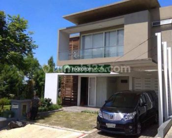 Rumah Mewah Full Furnished di Komplek Elit Citra Green Dago
