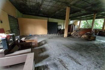 Tanah & Bangunan pinggir  jalan raya
