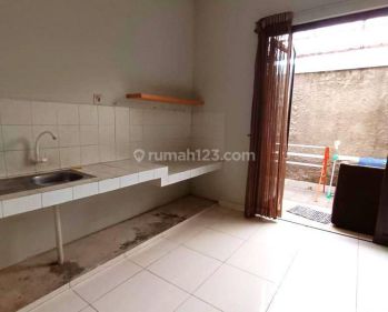 Rumah Modern Terawat Ruangan Luas di Discovery Bintaro 11451 Gb