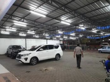 Dijual ruang usaha ex Showroom di bekasi Timur