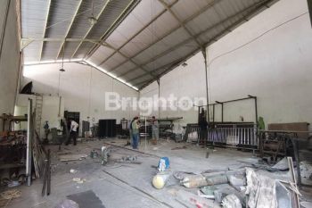 GUDANG KANTOR DAN TOKO SIAP HUNI AREA BANJARDOWO GENUK SEMARANG TIMUR.