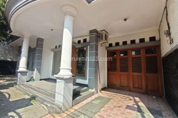 Rumah disewakan di Tebet