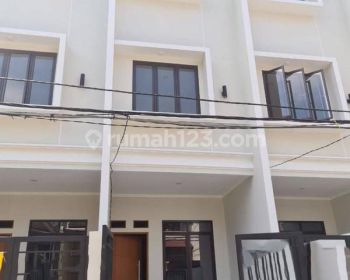 Rumah Baru Modern Minimalis Taman Ratu