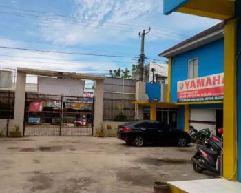 Dijual Cepat Murah Gedung Sekolah 3 Lantai Aktif ,1 SMP 2 SMK ,SHM
